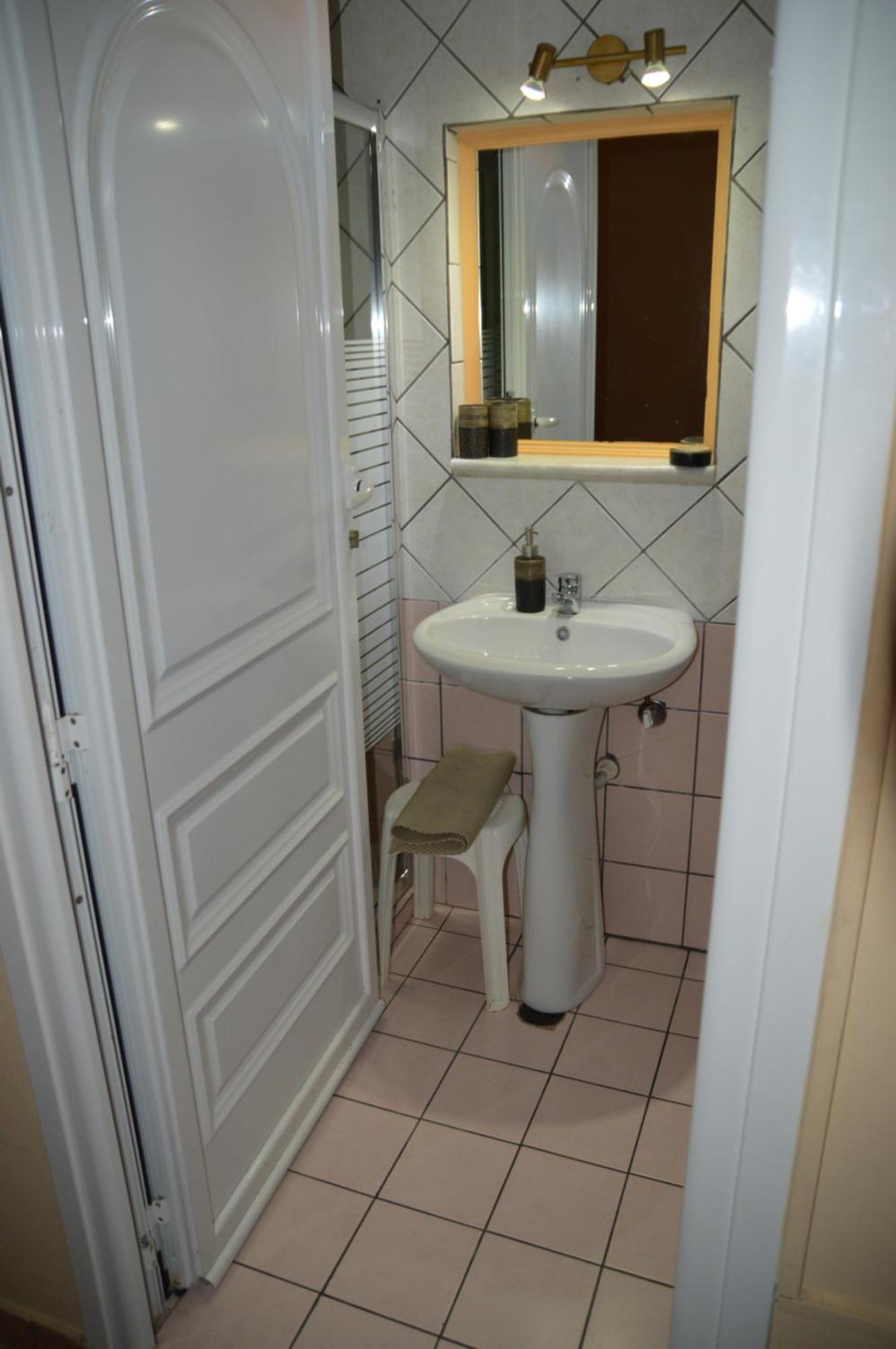 Melia Studios Kato Daratso Luaran gambar
