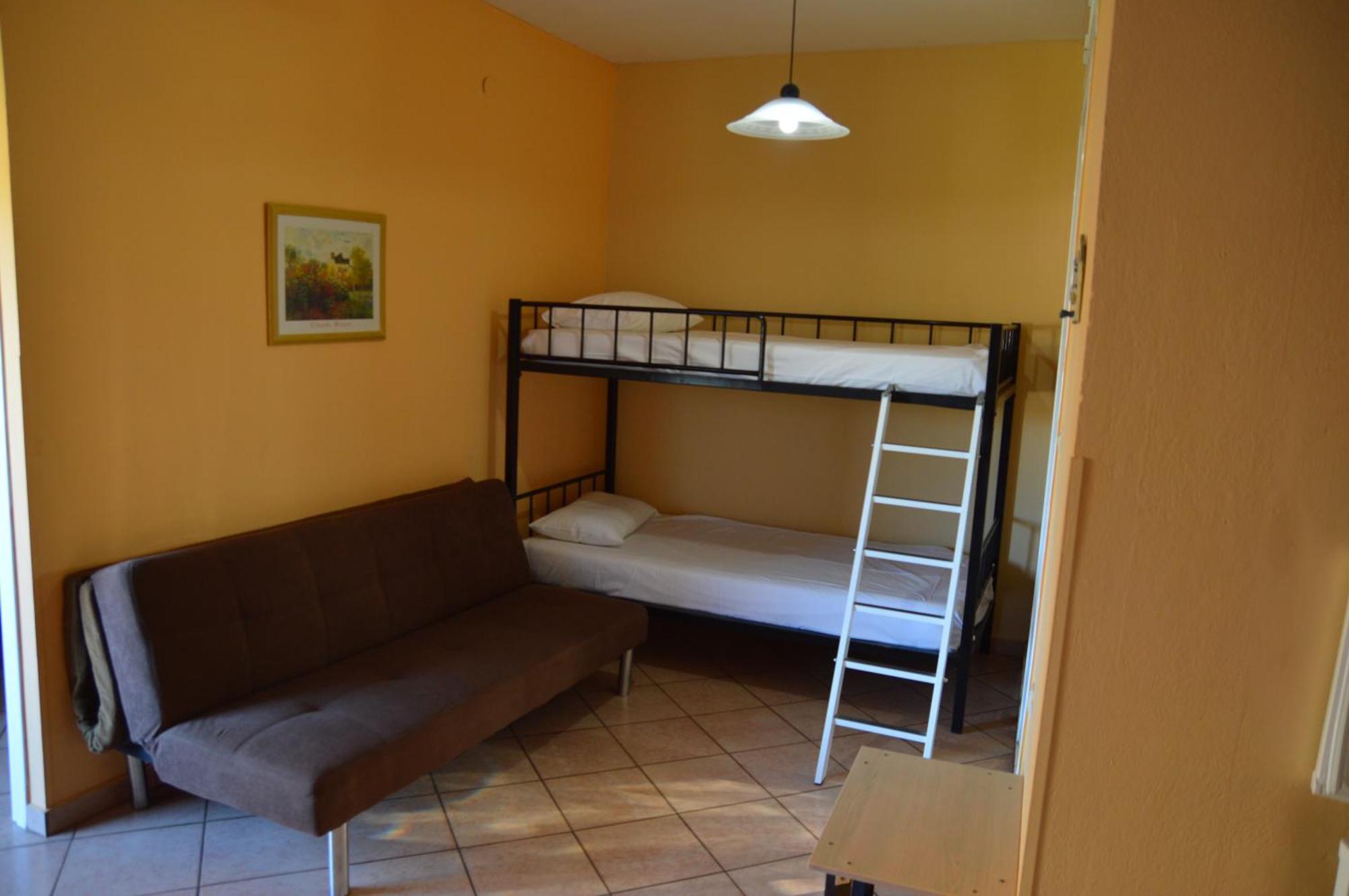 Melia Studios Kato Daratso Luaran gambar